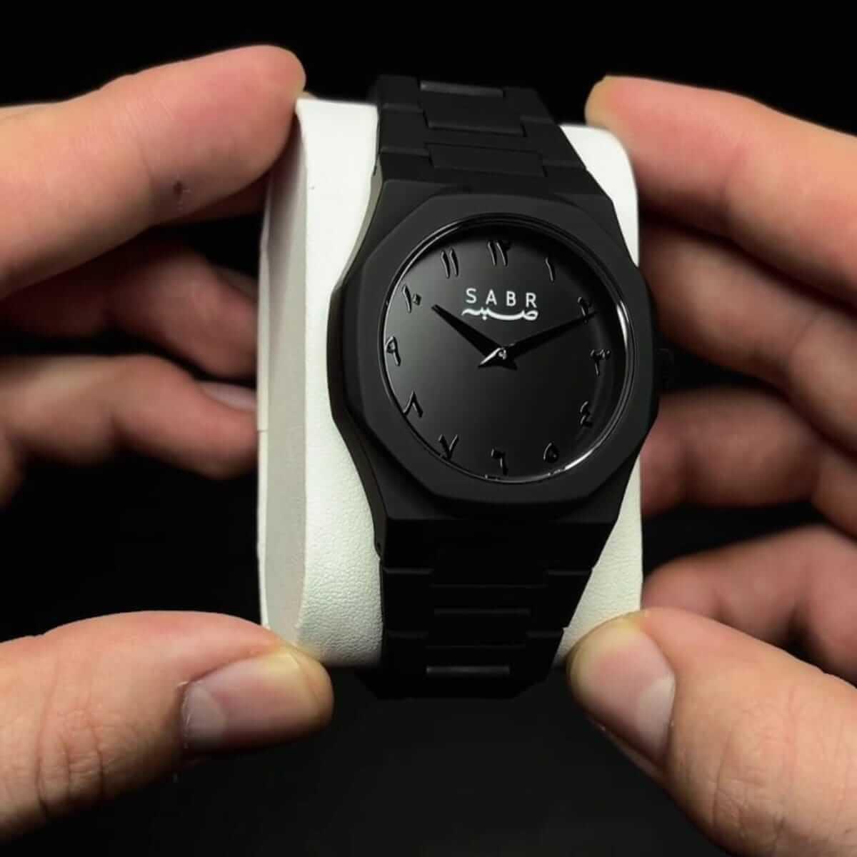 Relógio Masculino SABR Arábia — Essência Black